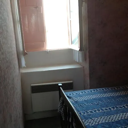 Maria Hotel *